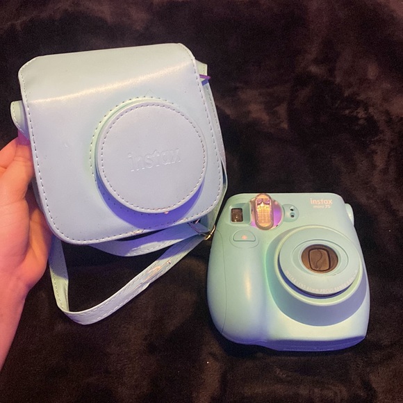 Instax Camera and Case. It is a n instax mini 7S. Only used a couple of times. - Picture 5 of 5